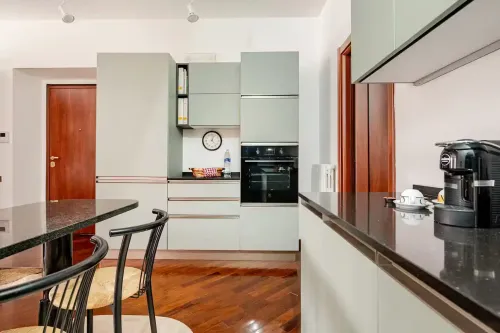 9b72080b-9794-400b-bf4e-1bf1e939dcd0