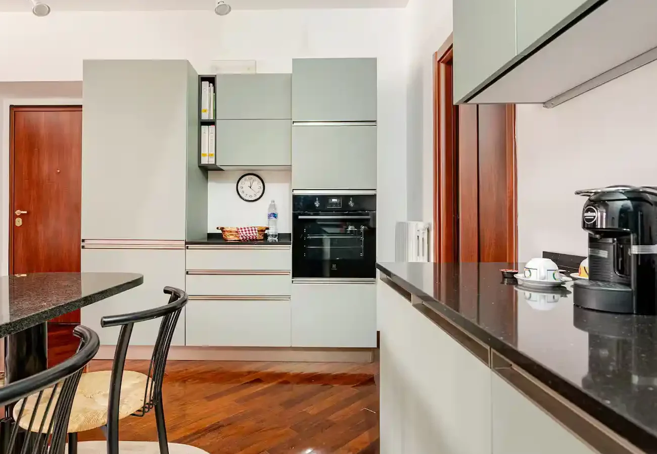 Cucina moderna completamente attrezzata nell'appartamento Casa Ascenzi ad Ascoli Piceno